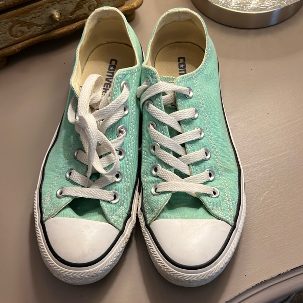 Mint green converse all star low tops size 7